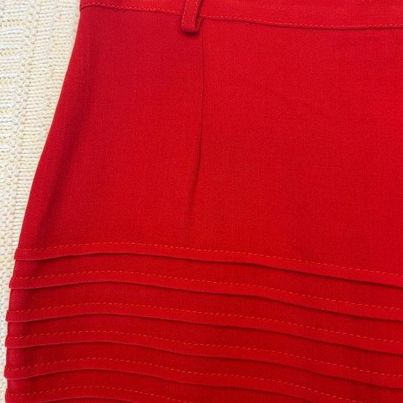 Curvy Ribbed Red Gonnella Skirt size 44 with matching leather belt. - Picture 3 of 16